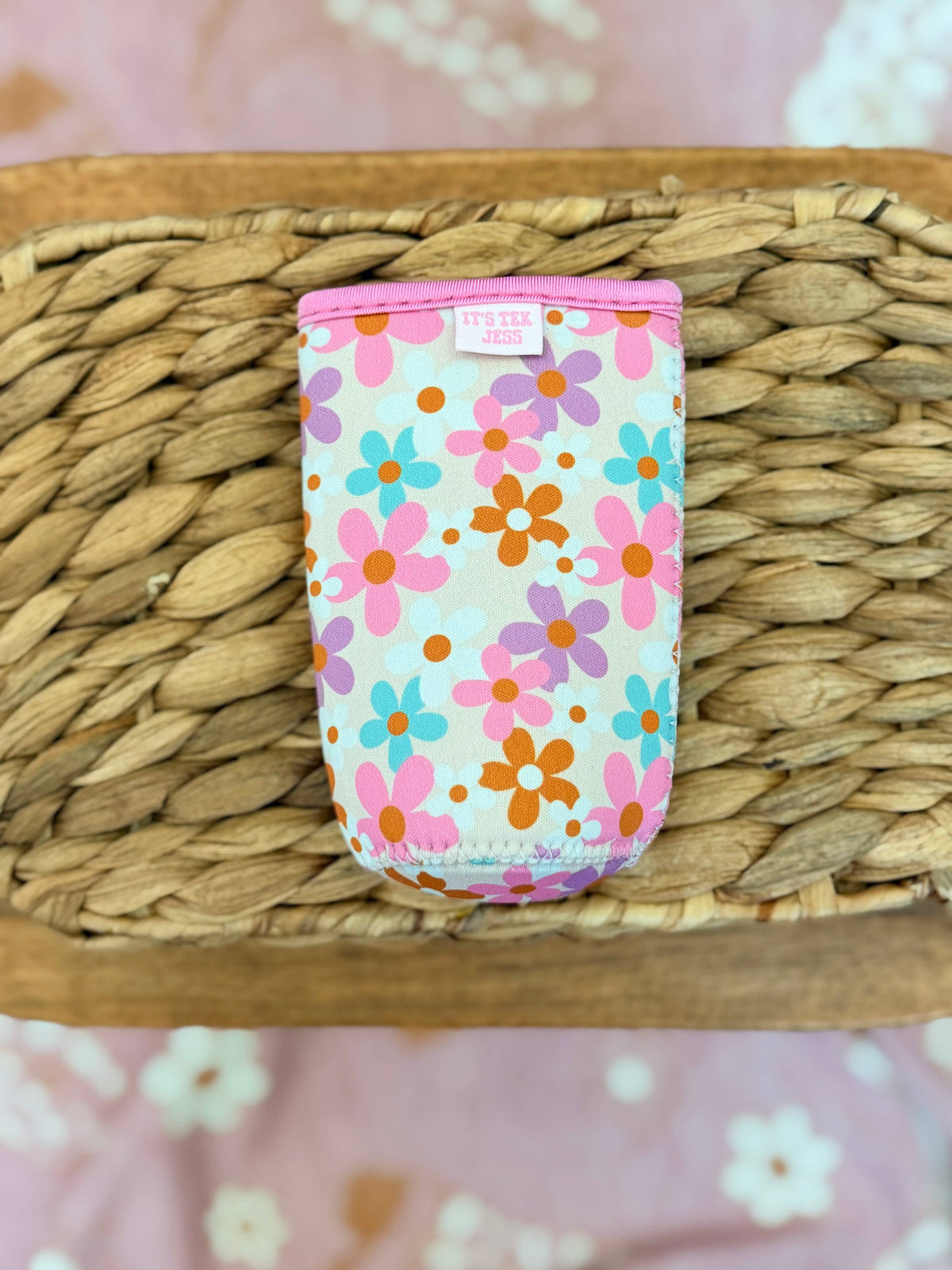 It's Tex Jess - Slim Can Sleeve-Pastel Flower