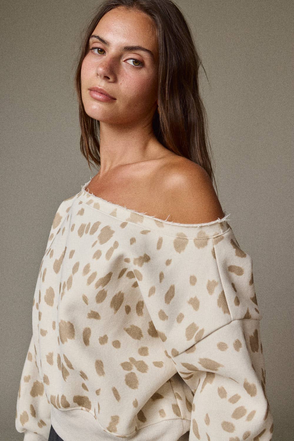 PT17835-3-ANIMAL PRINT BOAT NECK LS TOP