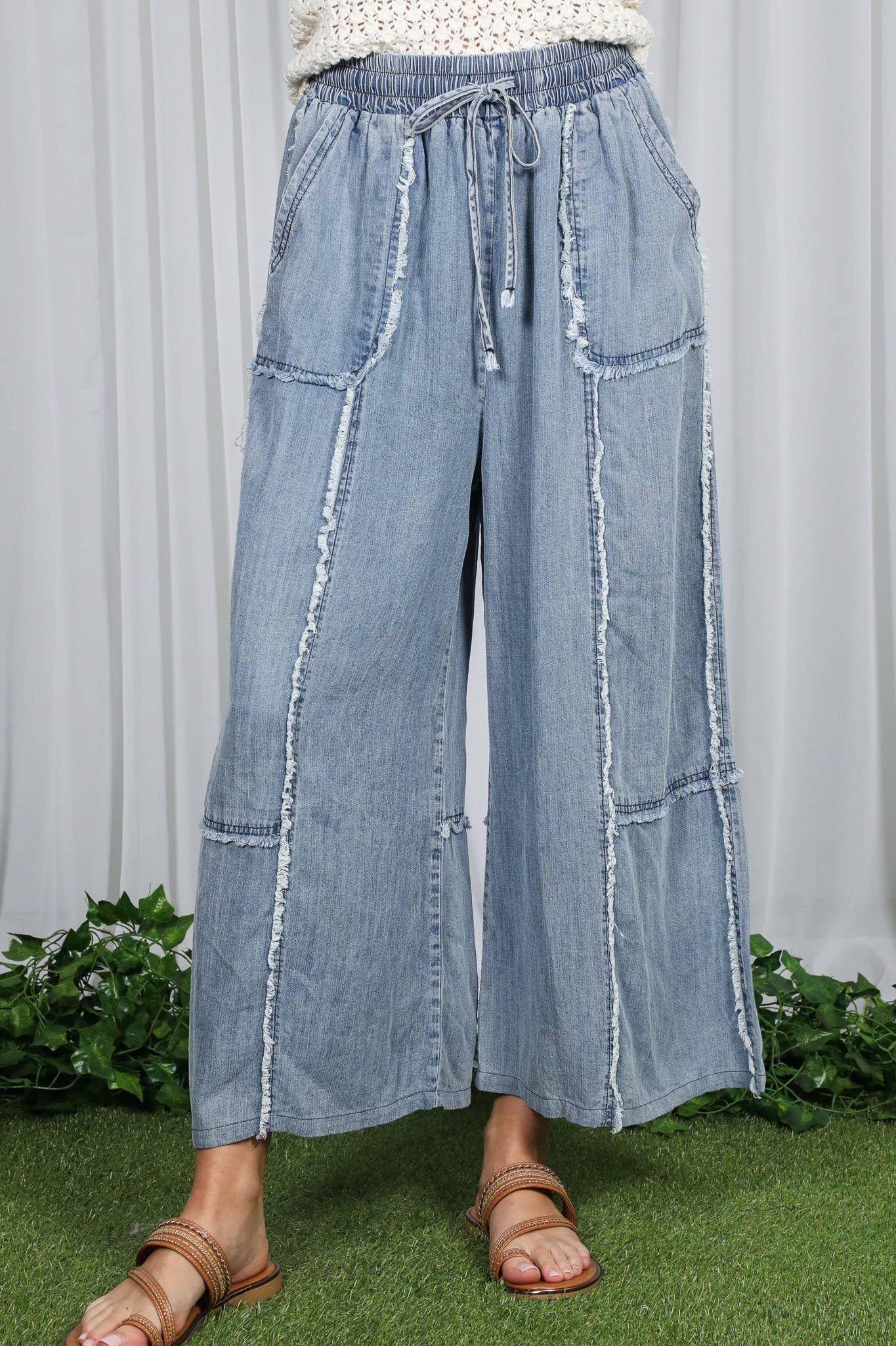 Vine & Love - Washed Casual Denim Wide Leg Elastic Band Crop Pants VP83027