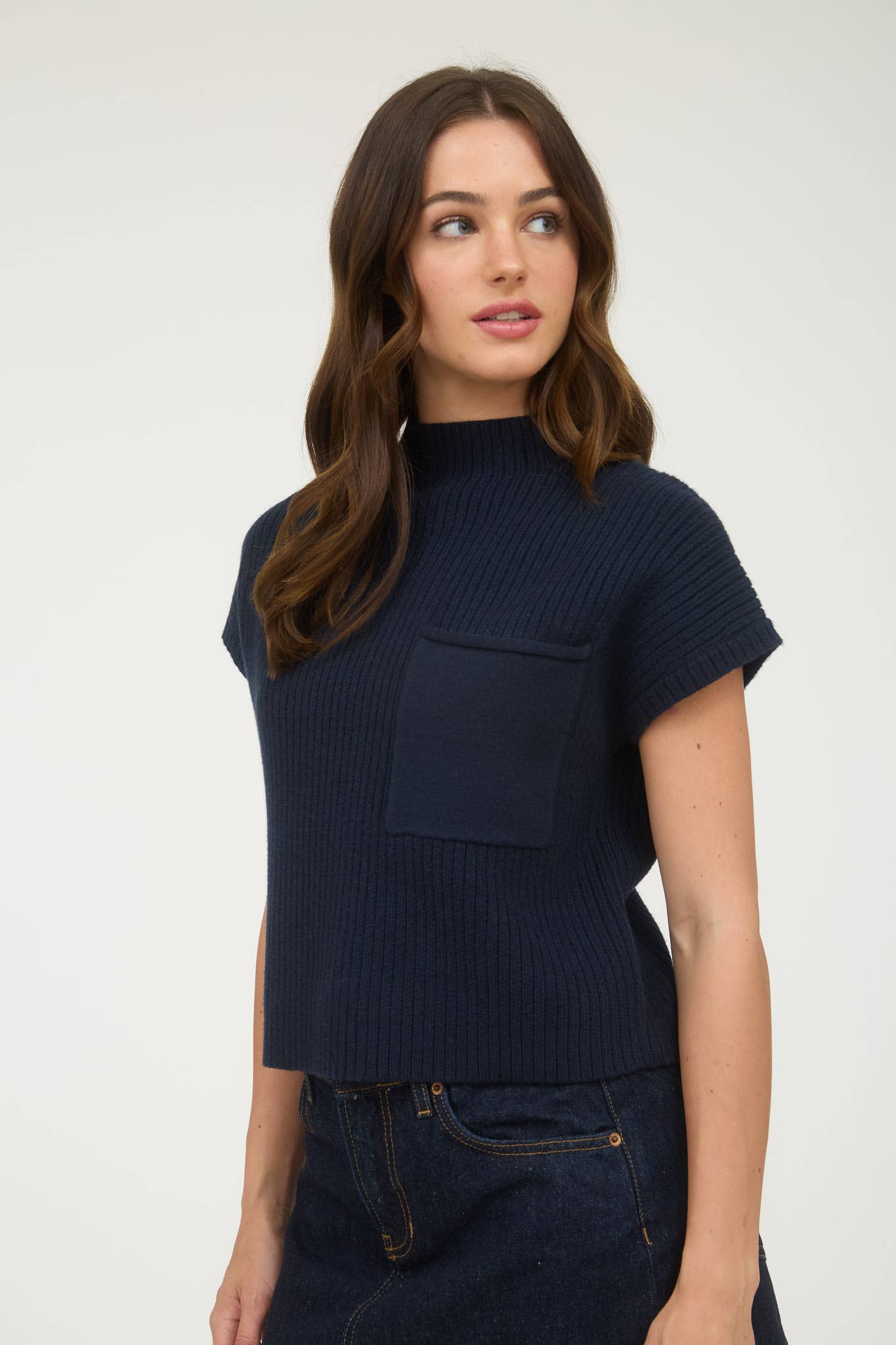 MOCK NECK POCKET DETAIL SHORT SLEEVE KNIT SWEATER: DENIM BLUE
