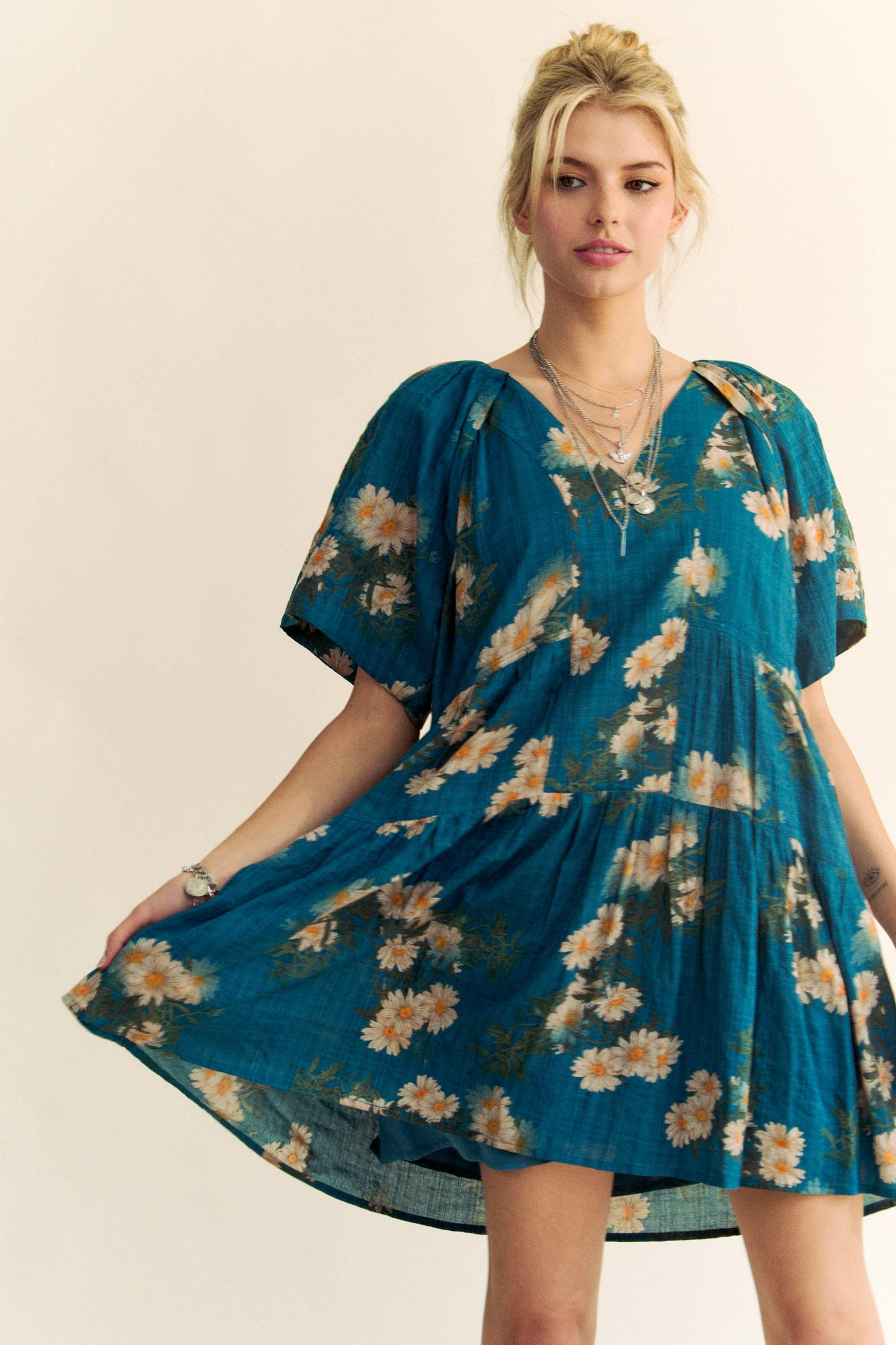 Davi & Dani - FLORAL PRINT SHORT BELL SLEEVE PLEATED MINI DRESS