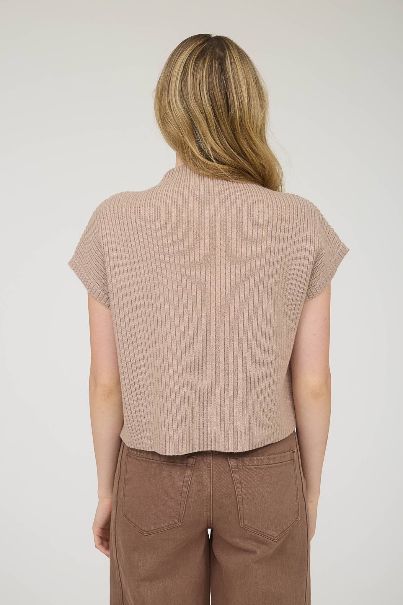 MOCK NECK POCKET DETAIL SHORT SLEEVE KNIT SWEATER