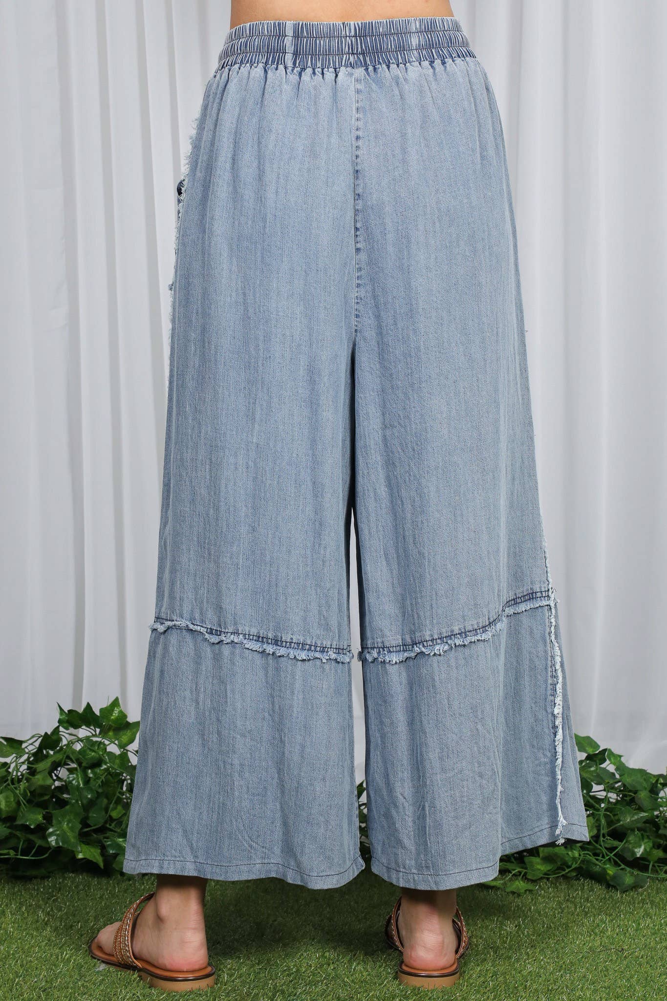 Vine & Love - Washed Casual Denim Wide Leg Elastic Band Crop Pants VP83027
