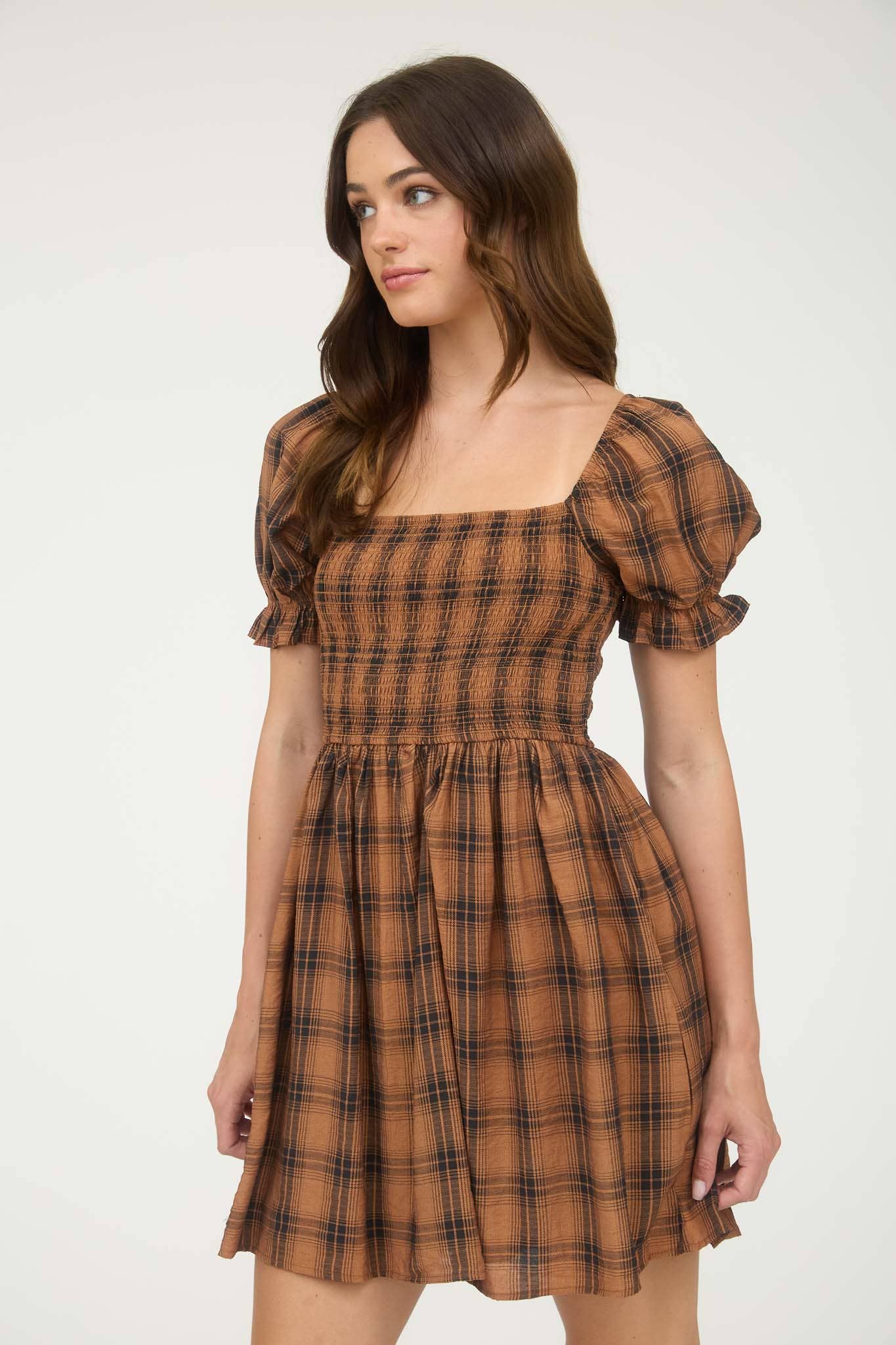 PLAID SMOCKED PUFF SLEEVE MIDI DRESS