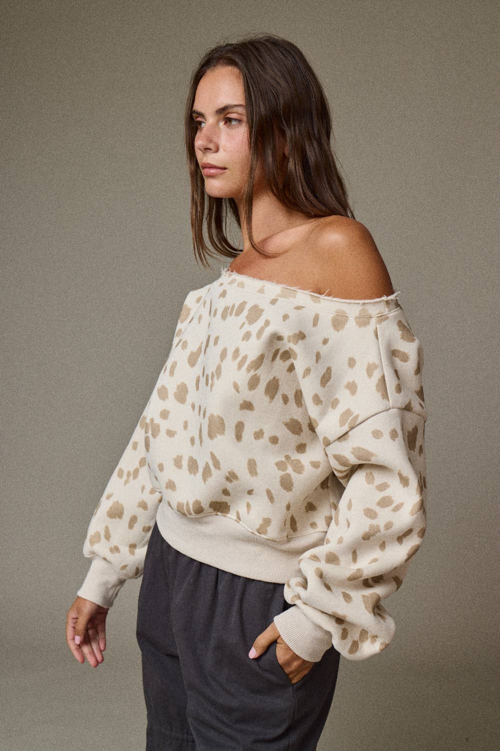 PT17835-3-ANIMAL PRINT BOAT NECK LS TOP