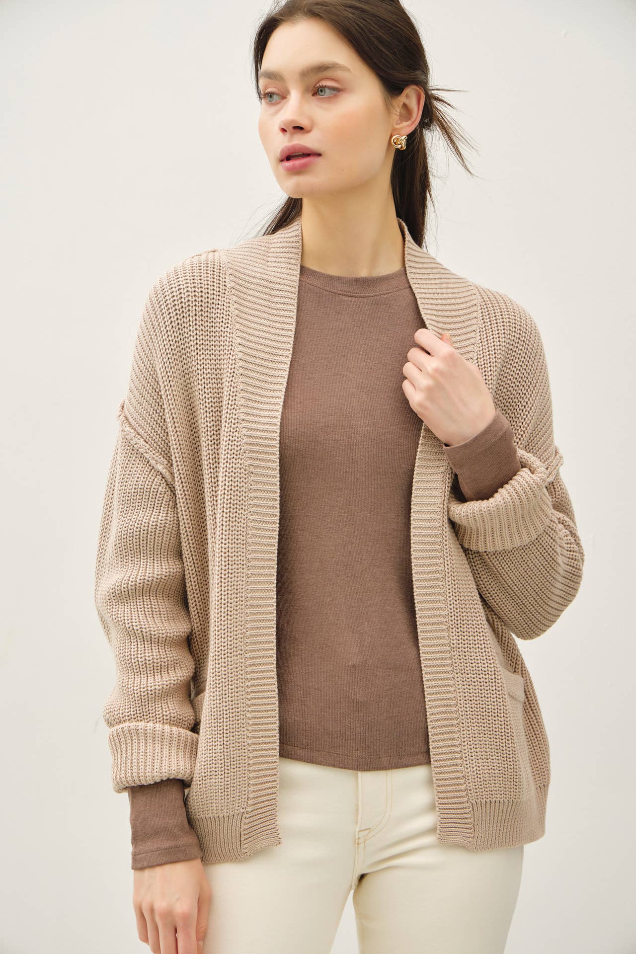 CHUNKY RIBBED KNIT RAW SEAM CARDIGAN