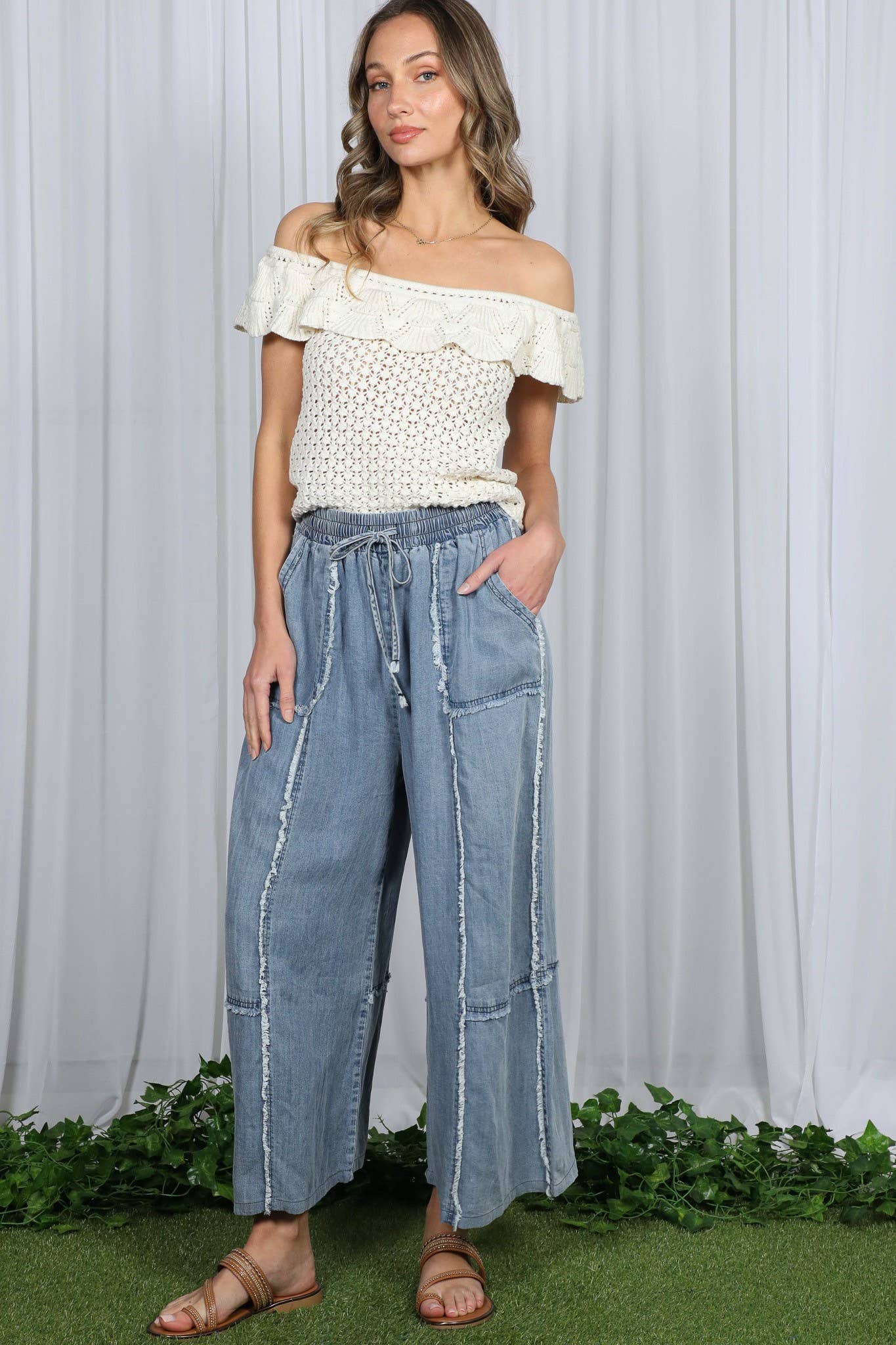 Vine & Love - Washed Casual Denim Wide Leg Elastic Band Crop Pants VP83027