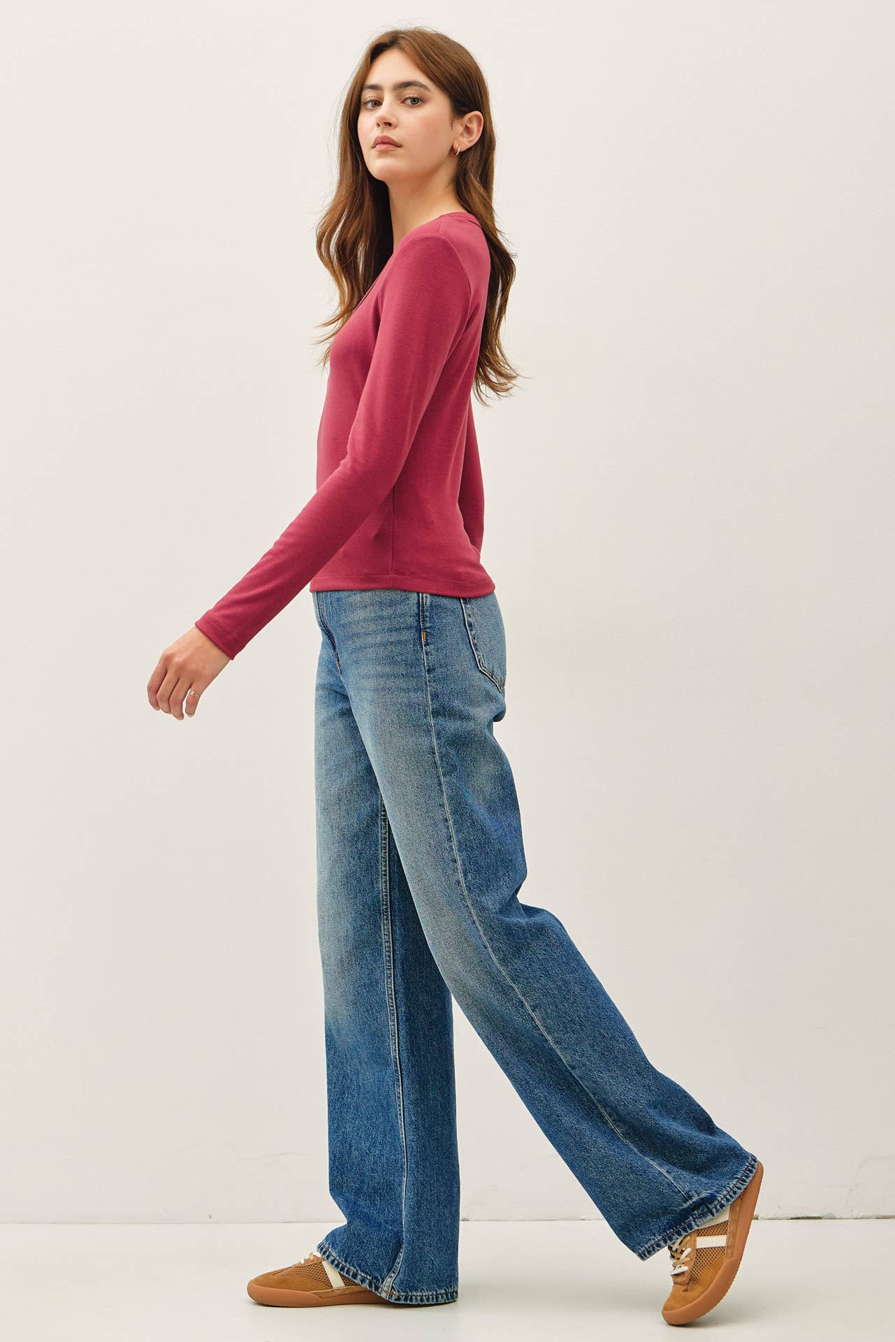 BASIC SCOOP NECK LONG SLEEVE TOP