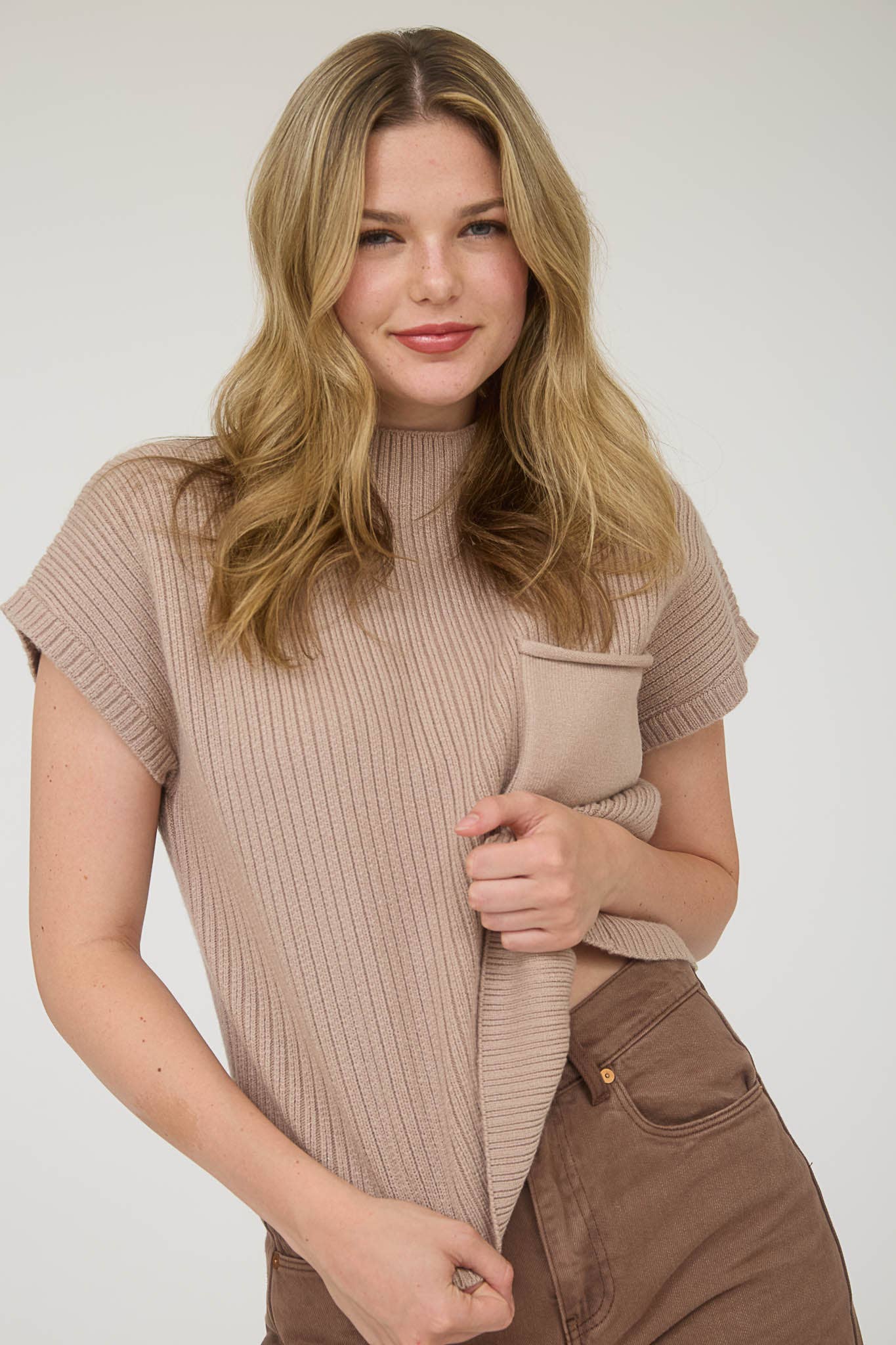 MOCK NECK POCKET DETAIL SHORT SLEEVE KNIT SWEATER