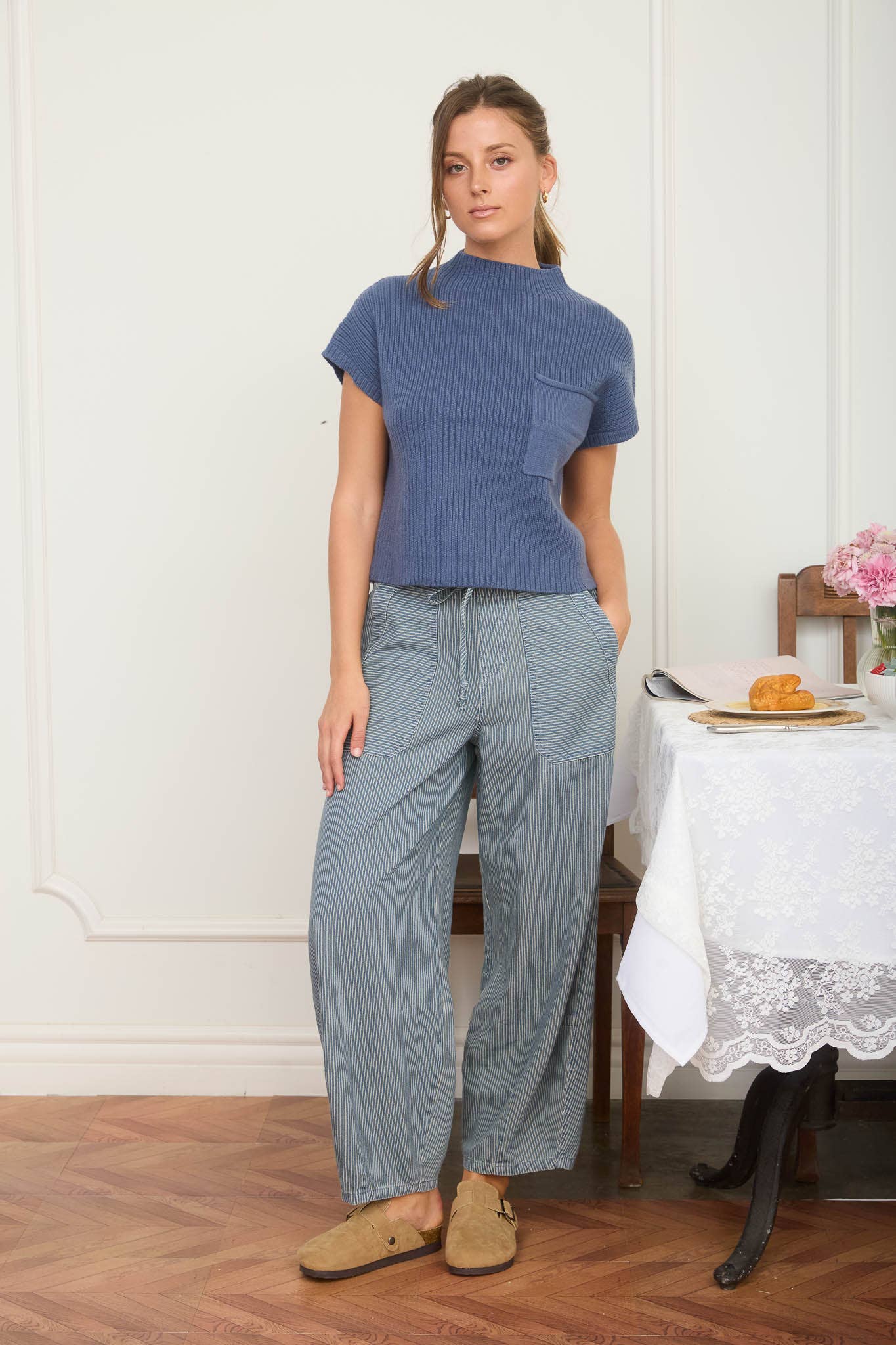 MOCK NECK POCKET DETAIL SHORT SLEEVE KNIT SWEATER: DENIM BLUE
