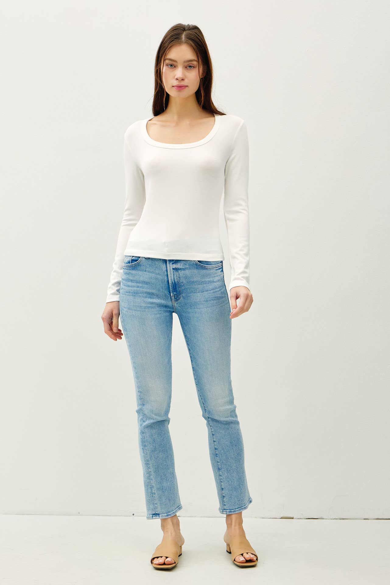 BASIC SCOOP NECK LONG SLEEVE TOP