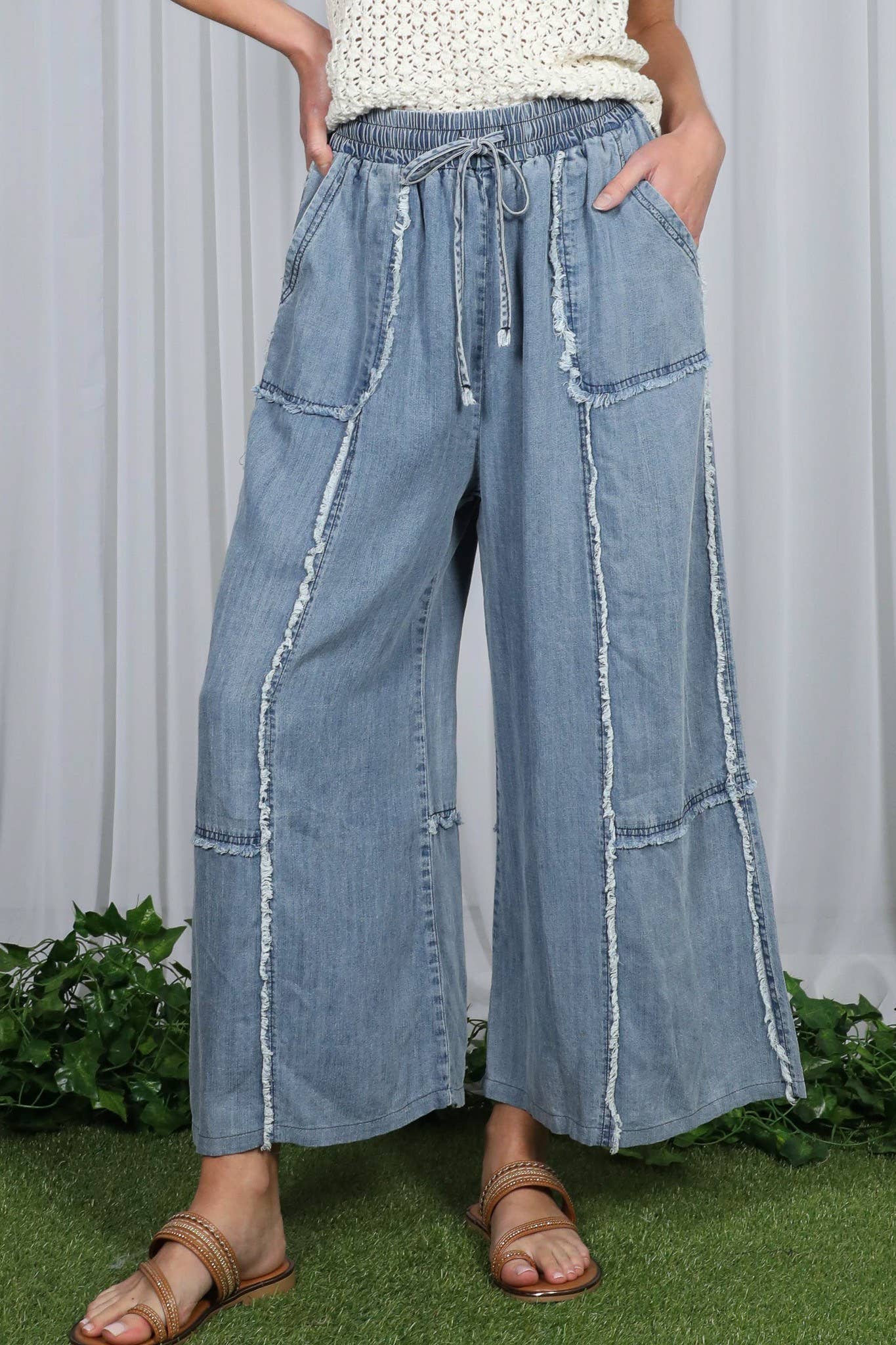 Vine & Love - Washed Casual Denim Wide Leg Elastic Band Crop Pants VP83027