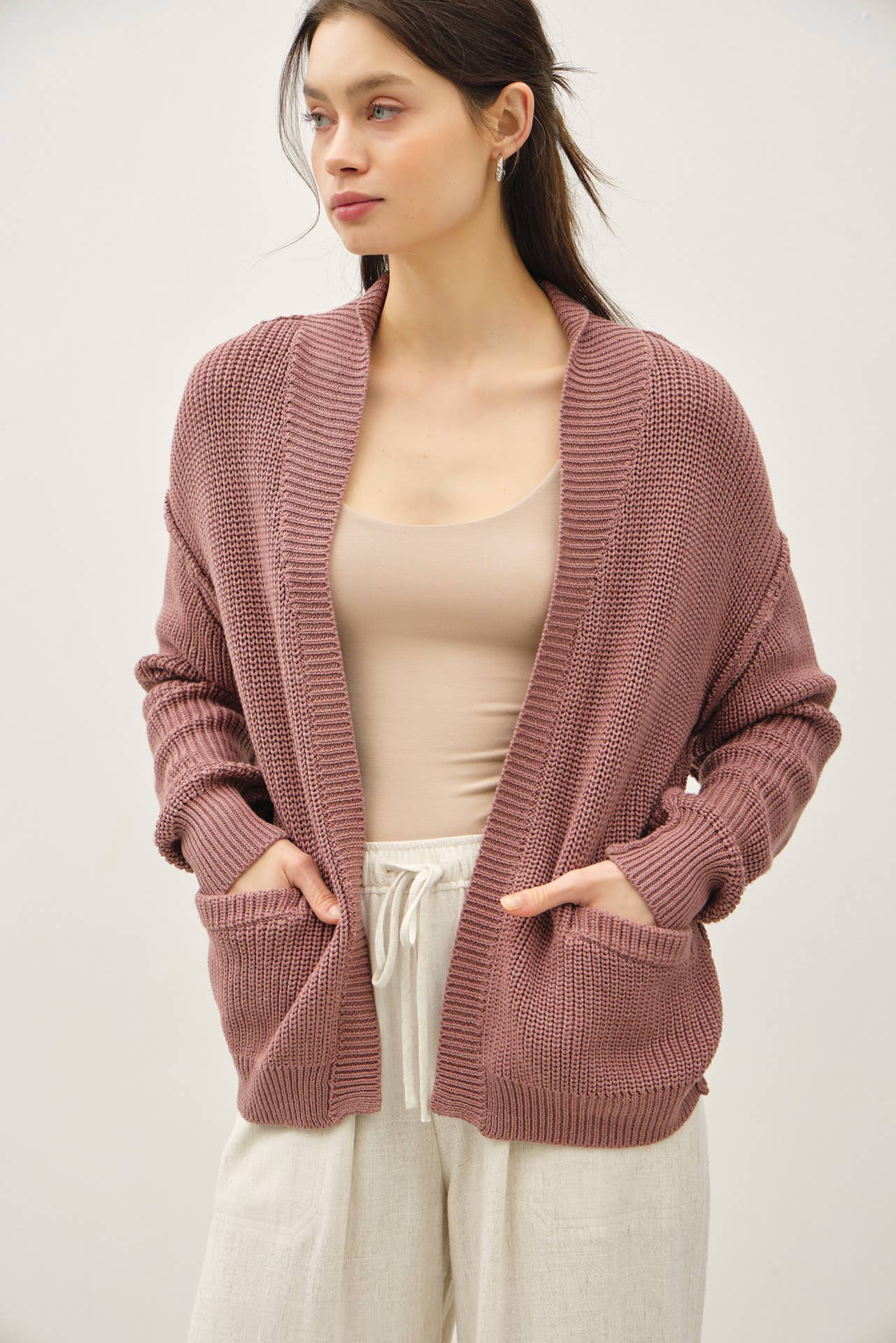 CHUNKY RIBBED KNIT RAW SEAM CARDIGAN