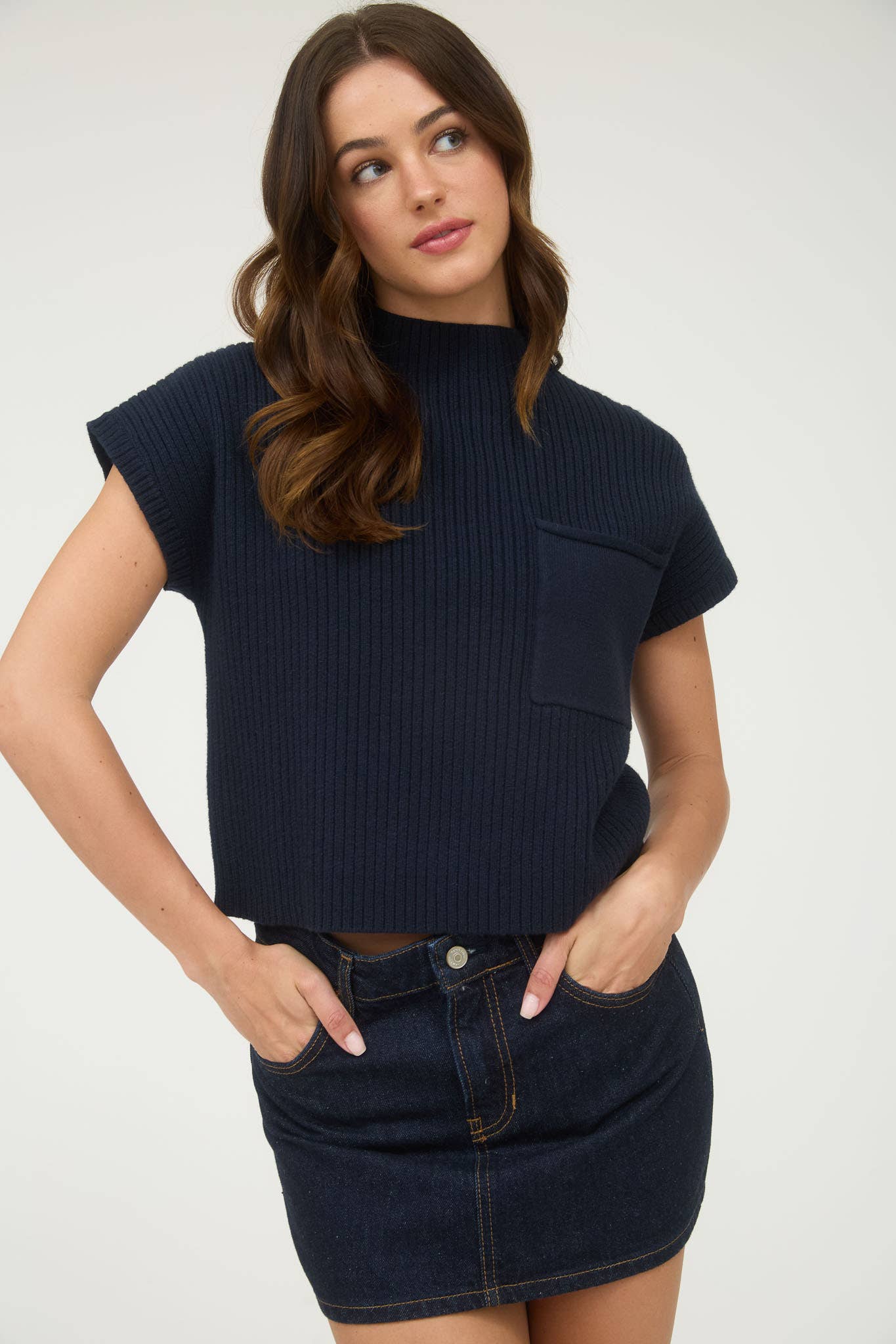 MOCK NECK POCKET DETAIL SHORT SLEEVE KNIT SWEATER: DENIM BLUE