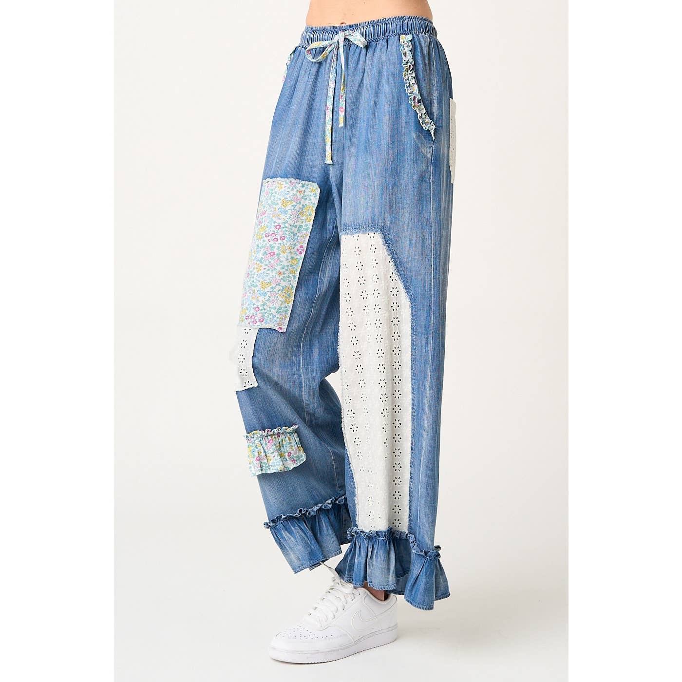 Eyelet widE LEG PANTS
