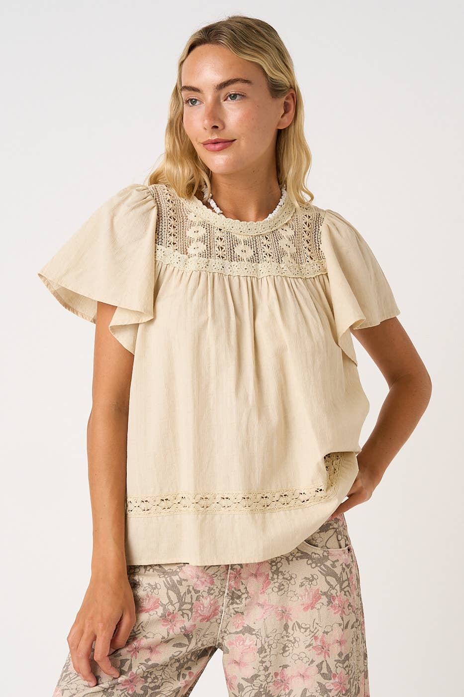 mittoshop - LACE DETAIL SHORT FLUTTER SLEEVE TOP