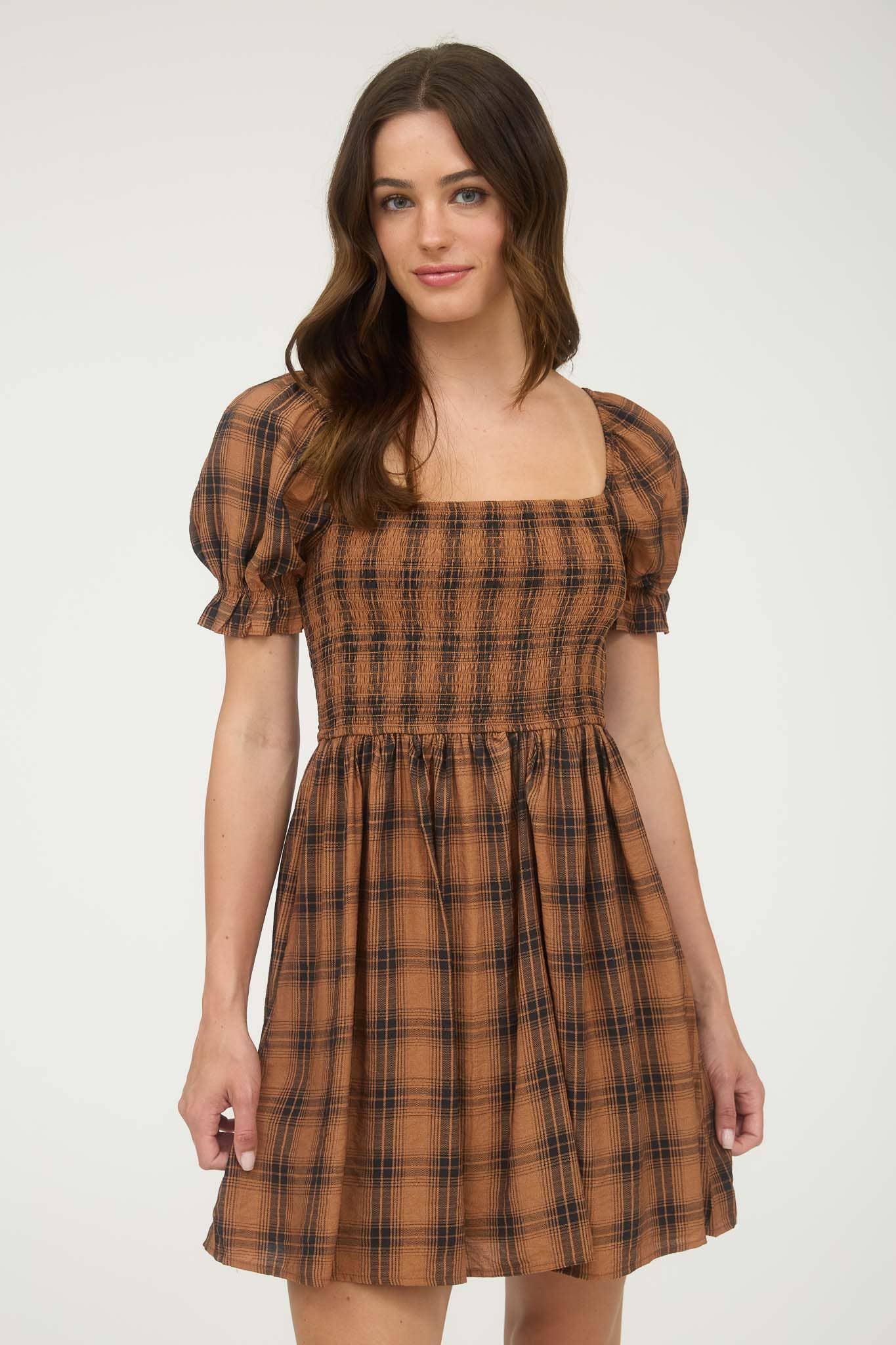 PLAID SMOCKED PUFF SLEEVE MIDI DRESS